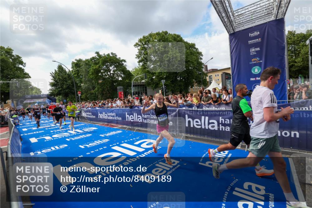 29.06.2025 - hella hamburg halbmarathon Zöllner http://msf.ph/oto/8409189 29.06.2025 10:43:49 Ziel 1976, 3437, 5692, 6903, 6991, 7185, 9159, 9374, 11153, 11778, 11848, 13897, 14201, 14210, 15512, 16062, 16105, 18650, 19090 meine-sportfotos.de