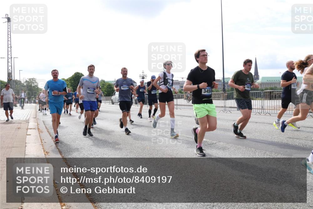 29.06.2025 - hella hamburg halbmarathon Lena Gebhardt http://msf.ph/oto/8409197 29.06.2025 10:16:55 Lombardsbrücke 10314, 10320, 7360, 17527, 3450, 1867, 167, 1117, 1137, 1240, 1298, 1331, 1348, 1356, 1403, 1553, 1602, 1825, 2225, 2347, 2908, 2912, 3088, 3156, 3176, 3210, 3450, 3484, 3622, 3687, 4478, 5036, 5037, 5390, 5929, 5930, 5995, 6328, 6488, 6742, 6941, 6948, 7114, 7115, 7158, 7257, 7345, 7358, 7360, 7376, 7924, 7928, 8263, 8295, 8317, 8513, 8558, 8619, 8707, 8847, 8857, 8983, 9091, 9208, 9332, 9492, 9664, 9676, 10076, 10232 meine-sportfotos.de