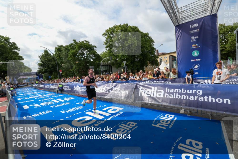 29.06.2025 - hella hamburg halbmarathon Zöllner http://msf.ph/oto/8409204 29.06.2025 10:19:01 Ziel 11342 meine-sportfotos.de
