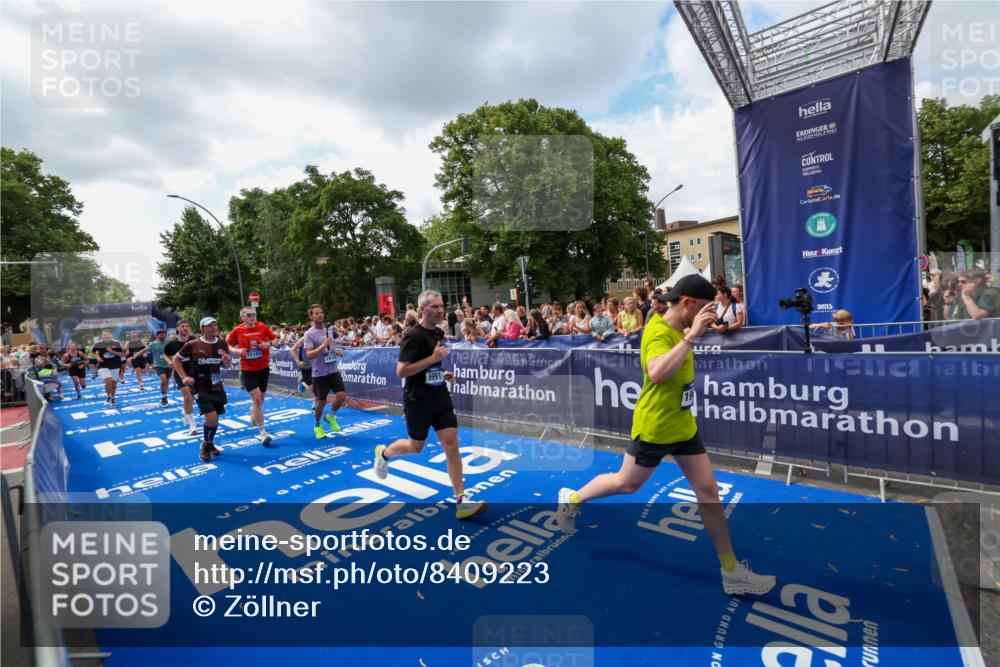 29.06.2025 - hella hamburg halbmarathon Zöllner http://msf.ph/oto/8409223 29.06.2025 10:43:51 Ziel 1976, 3437, 3697, 5624, 5692, 6991, 7185, 9043, 9159, 9374, 11153, 11778, 11848, 13897, 14861, 15512, 16062, 16105, 18650, 19090 meine-sportfotos.de