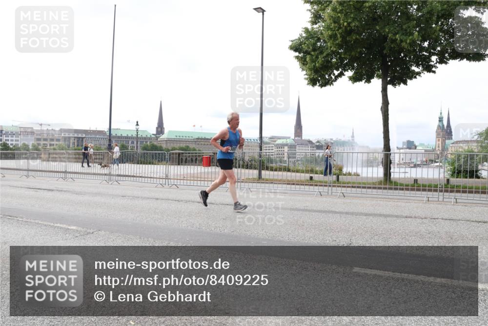 29.06.2025 - hella hamburg halbmarathon Lena Gebhardt http://msf.ph/oto/8409225 29.06.2025 10:24:56 Lombardsbrücke 1352, 1395, 1740, 2000, 2108, 2249, 2280, 2944, 3053, 3099, 3113, 3132, 3421, 3920, 3961, 3963, 4008, 4010, 4111, 4221, 4444, 5126, 5138, 5829, 5830, 6261, 6570, 7778, 8083, 9573, 10907, 11400, 11651, 11816, 11817, 11921, 12070, 12303, 13111, 13113, 13638, 14649, 14898, 15124, 15153, 15679, 15942, 15975, 17185, 17535, 17954, 18194, 18198 meine-sportfotos.de