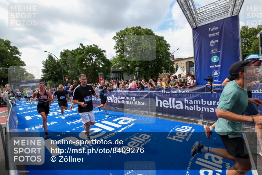 29.06.2025 - hella hamburg halbmarathon Zöllner http://msf.ph/oto/8409276 29.06.2025 10:43:54 Ziel 3437, 3697, 3907, 5624, 5692, 7185, 8145, 9043, 9374, 10493, 11153, 11778, 11809, 11848, 12966, 13897, 14861, 15512, 16062, 16549, 17376, 17403, 18650, 18678 meine-sportfotos.de
