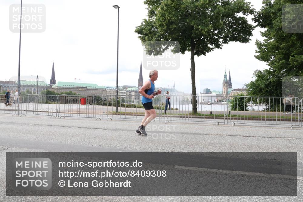29.06.2025 - hella hamburg halbmarathon Lena Gebhardt http://msf.ph/oto/8409308 29.06.2025 10:24:57 Lombardsbrücke 1352, 1395, 1740, 2000, 2108, 2249, 2280, 2944, 3053, 3099, 3113, 3132, 3421, 3920, 3961, 3963, 4008, 4010, 4111, 4221, 4444, 5126, 5138, 5814, 5829, 5830, 6261, 6570, 7778, 8083, 8962, 9573, 10907, 11400, 11651, 11816, 11817, 11921, 12070, 12303, 13111, 13113, 13638, 14086, 14649, 14898, 15124, 15153, 15679, 15942, 15975, 17185, 17535, 17954, 18194, 18198 meine-sportfotos.de