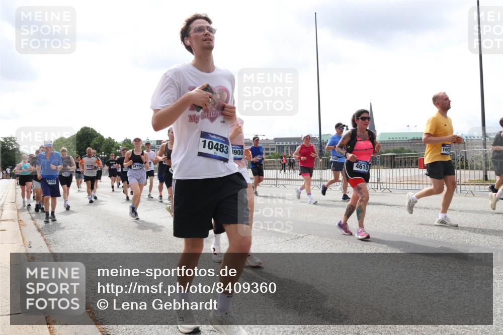 29.06.2025 - hella hamburg halbmarathon Lena Gebhardt http://msf.ph/oto/8409360 29.06.2025 10:41:38 Lombardsbrücke 8992, 7022, 13440, 14725, 10483, 900, 4610, 160, 1314, 1509, 1536, 1542, 1623, 1648, 1712, 1731, 2153, 2229, 2258, 3344, 3459, 3460, 3532, 3533, 3623, 4412, 4415, 4541, 4610, 4787, 5432, 5688, 5689, 5928, 5942, 6137, 6250, 6320, 6450, 6618, 6793, 6894, 7022, 7023, 7477, 7821, 7955, 7968, 8004, 8162, 8163, 8293, 8300, 8301, 8385, 8443, 8586, 8848, 8878, 8897, 8992, 9467, 9588, 10181, 10348, 10483, 11011, 11166 meine-sportfotos.de