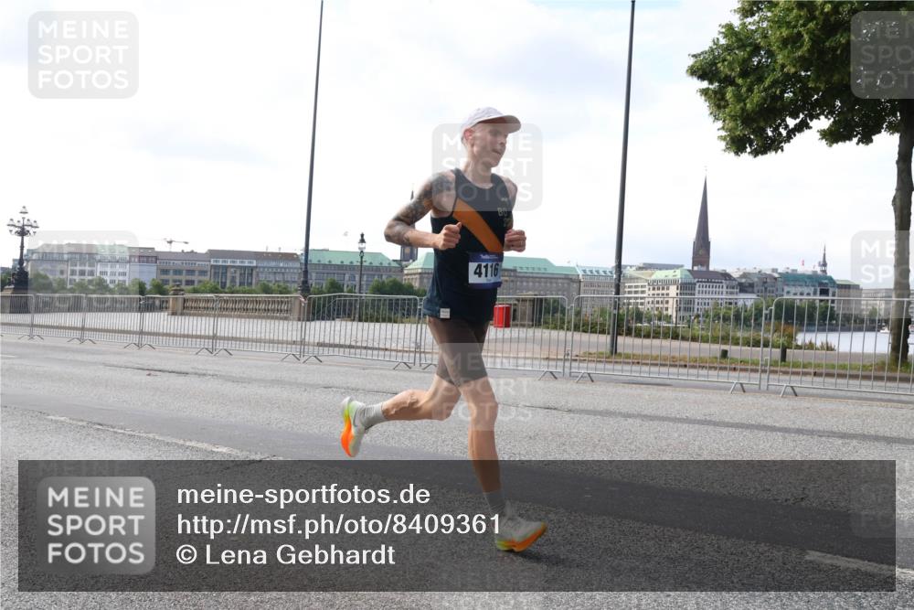 29.06.2025 - hella hamburg halbmarathon Lena Gebhardt http://msf.ph/oto/8409361 29.06.2025 09:38:12 Lombardsbrücke 4116, 45, 50, 3944, 4116, 12673 meine-sportfotos.de