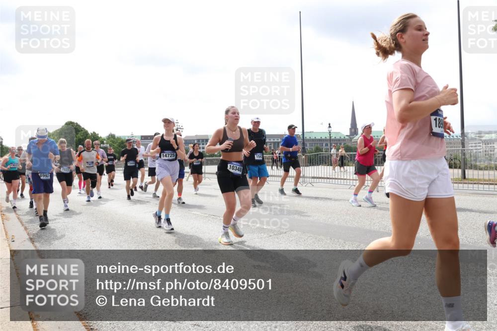 29.06.2025 - hella hamburg halbmarathon Lena Gebhardt http://msf.ph/oto/8409501 29.06.2025 10:41:39 Lombardsbrücke 13622, 8992, 7022, 13444, 14725, 10348, 154, 189, 1314, 1509, 1536, 1542, 1623, 1648, 1712, 2153, 2229, 2258, 3344, 3459, 3460, 3532, 3533, 3623, 4412, 4415, 4541, 4610, 4787, 5432, 5688, 5689, 5928, 5942, 6137, 6250, 6320, 6430, 6436, 6450, 6618, 6793, 6846, 6894, 7022, 7023, 7477, 7821, 7955, 7968, 8004, 8162, 8163, 8293, 8300, 8301, 8385, 8443, 8586, 8848, 8878, 8897, 8992, 9467, 9588, 10181, 10348, 10483, 11011, 11166 meine-sportfotos.de