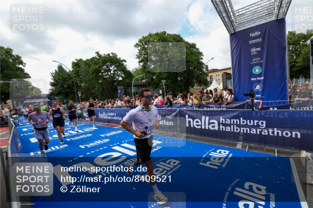 29.06.2025 - hella hamburg halbmarathon Zöllner http://msf.ph/oto/8409521 29.06.2025 10:44:11 Ziel 1391, 2816, 3021, 4999, 5231, 9633, 10193, 10930, 11346, 13123, 14686, 15280, 16506, 16648, 16697, 17748, 17977, 18004 meine-sportfotos.de