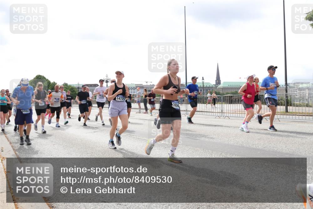 29.06.2025 - hella hamburg halbmarathon Lena Gebhardt http://msf.ph/oto/8409530 29.06.2025 10:41:39 Lombardsbrücke 13877, 70222, 13444, 8992, 1148, 14725, 1034, 1314, 1509, 1536, 1542, 1623, 1648, 1712, 2153, 2229, 2258, 3344, 3459, 3460, 3532, 3533, 3623, 4412, 4415, 4541, 4610, 4787, 5432, 5688, 5689, 5928, 5942, 6137, 6250, 6320, 6430, 6436, 6450, 6618, 6793, 6846, 6894, 7022, 7023, 7477, 7821, 7955, 7968, 8004, 8162, 8163, 8293, 8300, 8301, 8385, 8443, 8586, 8848, 8878, 8897, 8992, 9467, 9588, 10181, 10348, 10483, 11011, 11166 meine-sportfotos.de