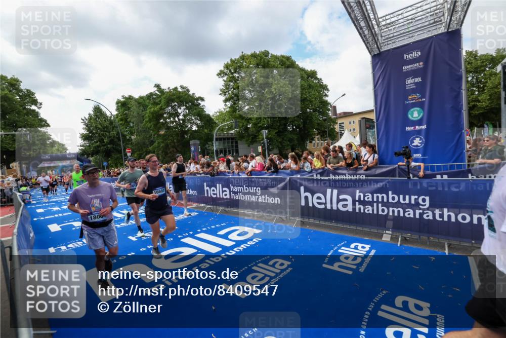 29.06.2025 - hella hamburg halbmarathon Zöllner http://msf.ph/oto/8409547 29.06.2025 10:44:11 Ziel 1391, 2816, 3021, 4999, 5231, 9633, 10193, 10930, 11346, 13123, 14686, 15280, 16506, 16648, 16697, 17748, 17977, 18004 meine-sportfotos.de
