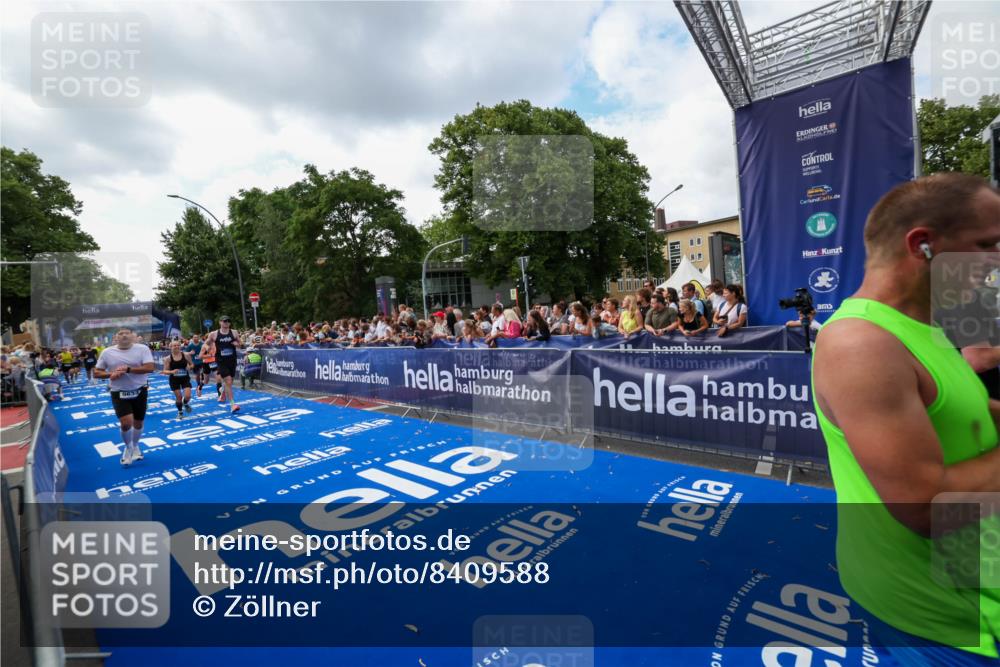 29.06.2025 - hella hamburg halbmarathon Zöllner http://msf.ph/oto/8409588 29.06.2025 10:44:14 Ziel 1391, 3021, 4999, 5231, 5884, 7005, 9633, 10193, 10930, 12159, 14686, 14687, 15225, 15280, 16301, 16316, 16506, 16648, 17748, 18691 meine-sportfotos.de