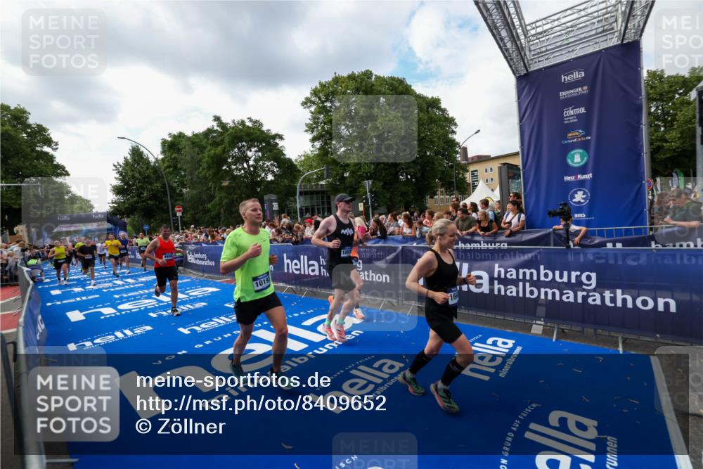 29.06.2025 - hella hamburg halbmarathon Zöllner http://msf.ph/oto/8409652 29.06.2025 10:44:16 Ziel 1413, 1415, 4999, 5231, 5275, 5884, 7005, 8722, 9444, 9633, 10193, 10930, 12159, 14686, 14687, 15225, 15280, 16301, 16316, 16648, 16893, 17748, 18691 meine-sportfotos.de