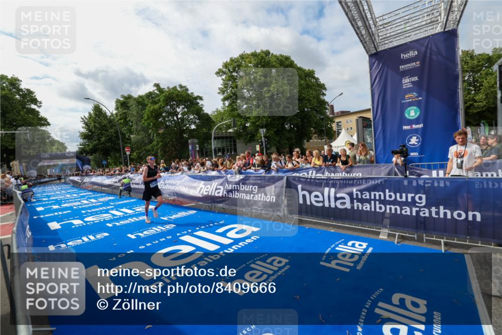 29.06.2025 - hella hamburg halbmarathon Zöllner http://msf.ph/oto/8409666 29.06.2025 10:19:43 Ziel 19108 meine-sportfotos.de
