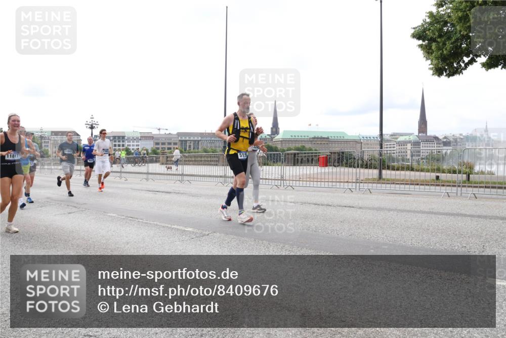 29.06.2025 - hella hamburg halbmarathon Lena Gebhardt http://msf.ph/oto/8409676 29.06.2025 10:25:00 Lombardsbrücke 118171, 15942, 4624, 5126, 1352, 1395, 1627, 1740, 2000, 2108, 2249, 2280, 2944, 3053, 3099, 3113, 3132, 3421, 3920, 3961, 3963, 4008, 4010, 4111, 4221, 4444, 5126, 5138, 5564, 5814, 5829, 5830, 6261, 6570, 7778, 8083, 8962, 9573, 9927, 10907, 11400, 11651, 11816, 11817, 11921, 12070, 12303, 13111, 13113, 13638, 14086, 14649, 14898, 15124, 15153, 15679, 15942, 15975, 17185, 17535, 17954, 18194, 18198 meine-sportfotos.de