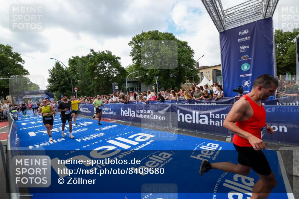 29.06.2025 - hella hamburg halbmarathon Zöllner http://msf.ph/oto/8409680 29.06.2025 10:44:18 Ziel 1220, 1413, 1415, 4999, 5231, 5275, 5884, 7005, 8722, 9444, 12159, 12528, 14686, 14687, 15225, 15280, 16301, 16316, 16547, 16893, 17748, 18691 meine-sportfotos.de