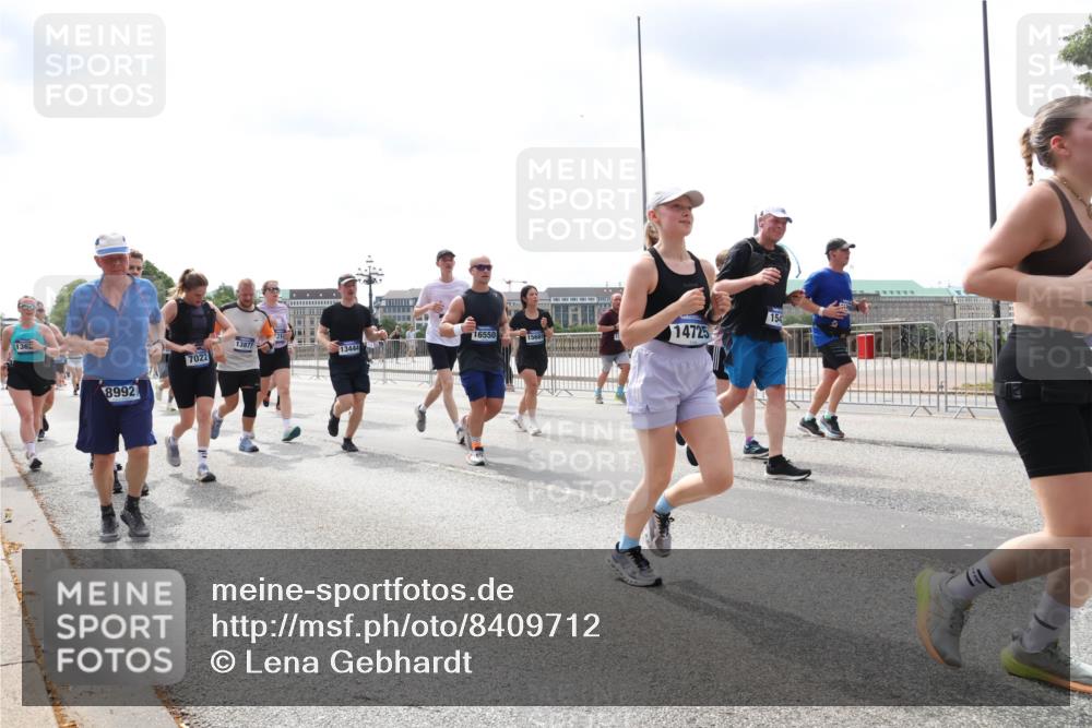 29.06.2025 - hella hamburg halbmarathon Lena Gebhardt http://msf.ph/oto/8409712 29.06.2025 10:41:40 Lombardsbrücke 136, 8992, 7022, 16550, 15669, 13877, 13444, 14725, 154, 1314, 1509, 1536, 1542, 1623, 1648, 1712, 2153, 2229, 2258, 3344, 3459, 3460, 3532, 3533, 3623, 4412, 4415, 4541, 4610, 4787, 5432, 5688, 5689, 5928, 5942, 6137, 6250, 6320, 6430, 6436, 6450, 6618, 6793, 6846, 6894, 7022, 7023, 7477, 7821, 7955, 7968, 8004, 8162, 8163, 8293, 8300, 8301, 8385, 8443, 8586, 8848, 8878, 8897, 8992, 9467, 9588, 10181, 10348, 10483, 10623, 11011, 11166 meine-sportfotos.de