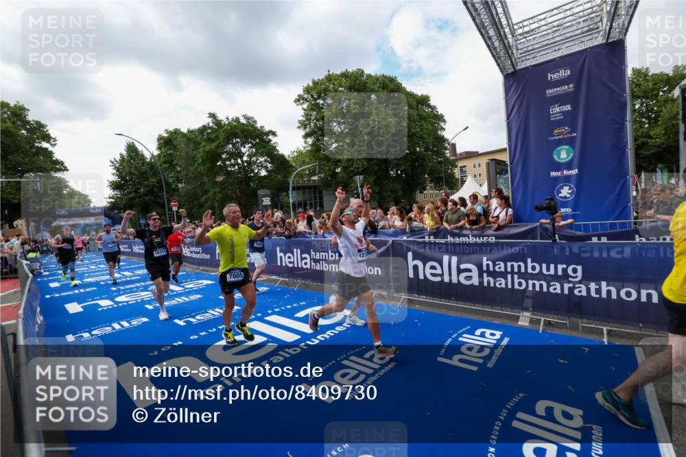 29.06.2025 - hella hamburg halbmarathon Zöllner http://msf.ph/oto/8409730 29.06.2025 10:44:21 Ziel 1220, 1413, 1415, 1902, 5275, 5884, 7005, 7191, 8722, 9444, 12159, 12528, 14687, 15225, 16301, 16316, 16547, 16893, 18691 meine-sportfotos.de