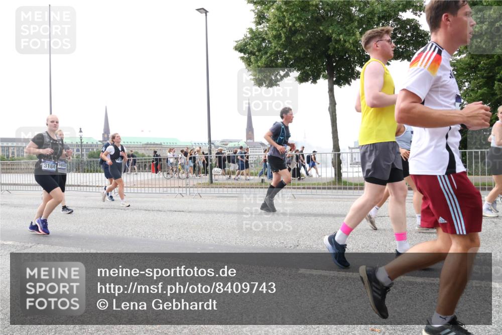29.06.2025 - hella hamburg halbmarathon Lena Gebhardt http://msf.ph/oto/8409743 29.06.2025 10:50:53 Lombardsbrücke 3184, 9933, 1733, 1129, 1203, 1208, 1259, 1404, 1478, 1828, 1930, 2200, 2358, 2859, 3184, 3229, 3647, 3838, 3934, 4642, 4695, 4771, 4848, 4961, 5131, 5286, 5289, 5530, 6178, 7012, 7133, 7141, 7161, 7505, 7770, 7771, 7825, 7938, 8200, 8299, 8779, 8833, 8834, 8986, 9096, 9168, 9933, 10029, 10437, 10552, 10614, 10636, 10744, 11052, 11252, 11577, 12392, 12393, 14102, 14534, 14591, 15017, 15416 meine-sportfotos.de