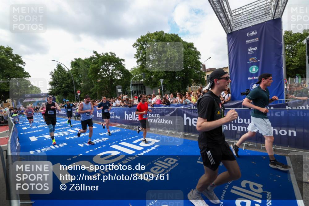 29.06.2025 - hella hamburg halbmarathon Zöllner http://msf.ph/oto/8409761 29.06.2025 10:44:22 Ziel 1220, 1413, 1415, 1902, 5275, 5884, 7005, 7191, 8722, 9444, 12528, 16301, 16316, 16547, 16893 meine-sportfotos.de