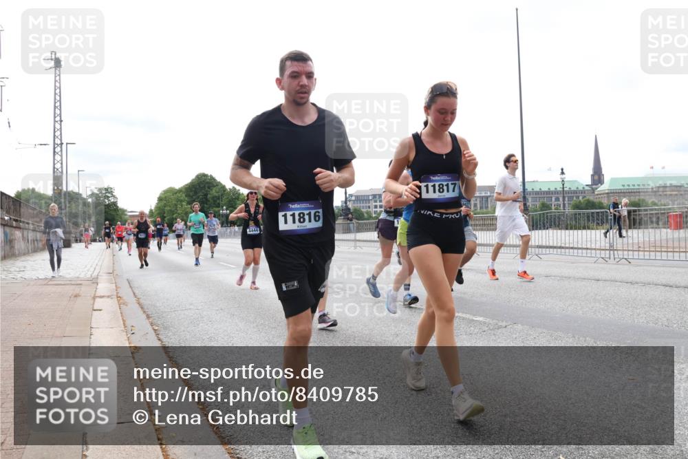 29.06.2025 - hella hamburg halbmarathon Lena Gebhardt http://msf.ph/oto/8409785 29.06.2025 10:25:02 Lombardsbrücke 4444, 11816, 11817, 1352, 1395, 1627, 1740, 2000, 2108, 2249, 2280, 2944, 3053, 3099, 3113, 3132, 3920, 3961, 3963, 4008, 4010, 4111, 4221, 4444, 5126, 5138, 5564, 5814, 5829, 5830, 6261, 6570, 7778, 8083, 8962, 9573, 9927, 10907, 11400, 11651, 11816, 11817, 11921, 12070, 12303, 13510, 14086, 14649, 14898, 15124, 15153, 15679, 15942, 15975, 16421, 17185, 17535, 17954, 18194, 18198 meine-sportfotos.de