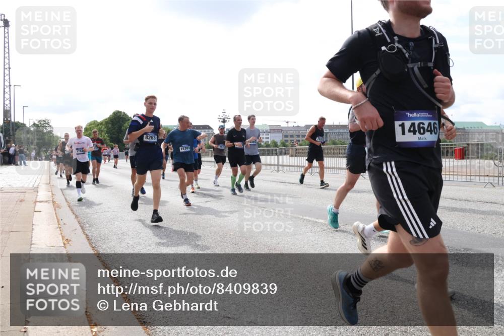29.06.2025 - hella hamburg halbmarathon Lena Gebhardt http://msf.ph/oto/8409839 29.06.2025 10:16:58 Lombardsbrücke 8263, 6459, 15381, 18875, 17449, 14646, 1083, 1117, 1137, 1240, 1298, 1331, 1348, 1356, 1403, 1553, 1602, 1825, 2225, 2347, 2908, 2912, 3088, 3156, 3176, 3210, 3450, 3464, 3466, 3484, 3622, 3687, 4478, 5023, 5036, 5037, 5390, 5929, 5930, 5995, 6126, 6328, 6488, 6522, 6742, 6941, 6948, 7114, 7115, 7158, 7257, 7345, 7358, 7360, 7376, 7924, 7928, 8253, 8263, 8295, 8317, 8513, 8558, 8619, 8707, 8857, 8983, 9091, 9208, 9332, 9492, 9664, 9676, 10076, 10232 meine-sportfotos.de
