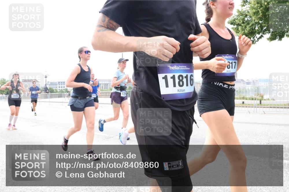 29.06.2025 - hella hamburg halbmarathon Lena Gebhardt http://msf.ph/oto/8409860 29.06.2025 10:25:03 Lombardsbrücke 4444, 317, 4624, 135, 11816, 1352, 1627, 1740, 2000, 2108, 2249, 2280, 2944, 3099, 3113, 3132, 3920, 3961, 3963, 4008, 4010, 4221, 4444, 5126, 5564, 5814, 5829, 5830, 6261, 6570, 7778, 8083, 8962, 9573, 9927, 10907, 11400, 11651, 11816, 11817, 11921, 12070, 12303, 13510, 14086, 14649, 14898, 15124, 15153, 15679, 15942, 15975, 16421, 16422, 17185, 17535, 17954, 18194, 18198 meine-sportfotos.de