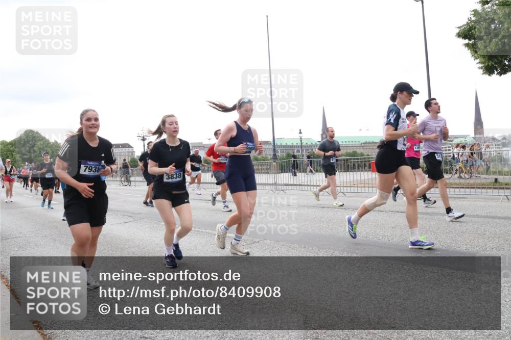 29.06.2025 - hella hamburg halbmarathon Lena Gebhardt http://msf.ph/oto/8409908 29.06.2025 10:50:56 Lombardsbrücke 7938, 2200, 3838, 139, 51, 1129, 1203, 1208, 1404, 1478, 1930, 2200, 2358, 2859, 3184, 3229, 3647, 3838, 3934, 4156, 4642, 4695, 4713, 4771, 4848, 4920, 4961, 5131, 5286, 5289, 5530, 6178, 7012, 7133, 7141, 7161, 7505, 7770, 7771, 7825, 7938, 8200, 8299, 8410, 8779, 8833, 8834, 8986, 9096, 9166, 9167, 9168, 9933, 10029, 10437, 10552, 10614, 10636, 10744, 11052, 11252, 11577, 12392, 12393, 14534, 15017, 15416 meine-sportfotos.de