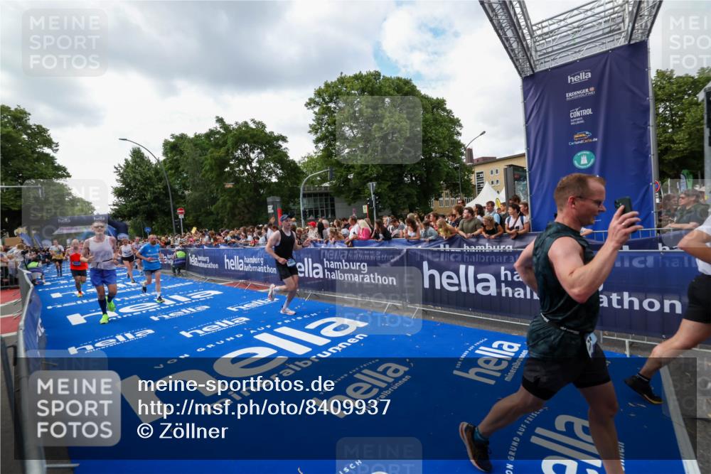 29.06.2025 - hella hamburg halbmarathon Zöllner http://msf.ph/oto/8409937 29.06.2025 10:44:30 Ziel 1057, 1902, 4310, 4691, 7191, 7322, 8928, 12327, 12554, 14464, 14667, 16803, 17729, 18765, 18806 meine-sportfotos.de