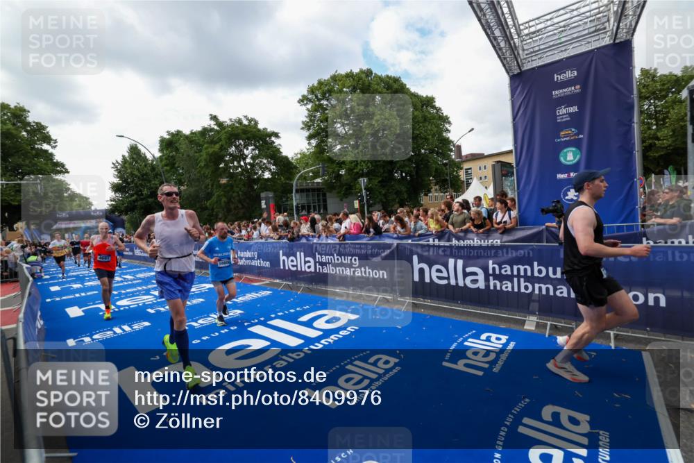 29.06.2025 - hella hamburg halbmarathon Zöllner http://msf.ph/oto/8409976 29.06.2025 10:44:31 Ziel 1057, 4310, 4691, 7322, 8928, 12327, 12554, 14464, 14667, 16803, 17097, 17729, 18765, 18806 meine-sportfotos.de