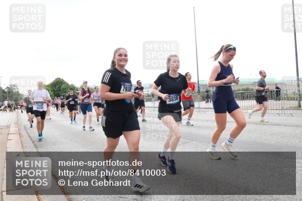 29.06.2025 - hella hamburg halbmarathon Lena Gebhardt http://msf.ph/oto/8410003 29.06.2025 10:50:57 Lombardsbrücke 1476, 1930, 1129, 14762, 22001, 7938, 3838, 1129, 1203, 1208, 1404, 1478, 1930, 2200, 2358, 2859, 3184, 3229, 3647, 3838, 3934, 4156, 4642, 4695, 4713, 4771, 4848, 4920, 4961, 5131, 5286, 5289, 5530, 6178, 7012, 7133, 7141, 7161, 7505, 7770, 7771, 7825, 7938, 8200, 8410, 8779, 8833, 8834, 8986, 9096, 9166, 9167, 9168, 9933, 10029, 10437, 10552, 10614, 10636, 10744, 11052, 11252, 11577, 12392, 12393, 14534, 15017, 15416 meine-sportfotos.de