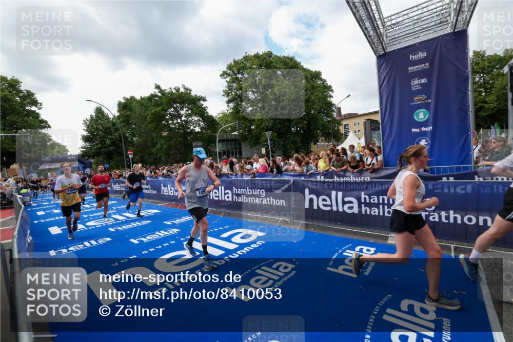 29.06.2025 - hella hamburg halbmarathon Zöllner http://msf.ph/oto/8410053 29.06.2025 10:44:34 Ziel 1057, 1468, 2365, 2402, 3305, 4310, 4691, 5476, 6495, 7322, 7710, 8928, 12327, 12554, 14464, 14667, 15862, 17097, 17729, 18539, 18765 meine-sportfotos.de