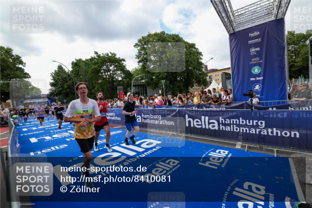 29.06.2025 - hella hamburg halbmarathon Zöllner http://msf.ph/oto/8410081 29.06.2025 10:44:35 Ziel 1057, 1468, 2365, 2402, 3305, 5476, 6495, 7322, 7710, 8928, 12554, 12711, 14351, 14464, 14667, 14798, 15862, 17097, 17729, 18539, 18765 meine-sportfotos.de