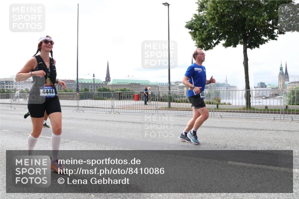 29.06.2025 - hella hamburg halbmarathon Lena Gebhardt http://msf.ph/oto/8410086 29.06.2025 10:25:05 Lombardsbrücke 4444, 462, 1352, 1627, 1740, 2000, 2108, 2249, 2944, 3099, 3113, 3920, 3961, 3963, 4008, 4010, 4221, 4444, 5126, 5564, 5814, 6261, 7778, 8083, 8962, 9573, 9927, 10907, 11400, 11651, 11816, 11817, 11921, 13510, 14086, 14649, 14898, 15016, 15119, 15124, 15153, 15679, 15942, 15975, 16421, 16422, 17185, 17535, 17954, 18194, 18198 meine-sportfotos.de