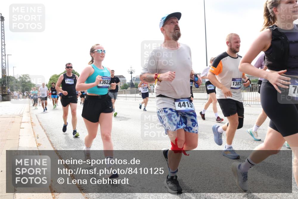 29.06.2025 - hella hamburg halbmarathon Lena Gebhardt http://msf.ph/oto/8410125 29.06.2025 10:41:42 Lombardsbrücke 14483, 13622, 12419, 4415, 18814, 1387, 70, 1314, 1509, 1536, 1542, 1623, 1648, 1712, 2153, 2229, 2258, 3344, 3459, 3460, 3532, 3533, 3623, 4415, 4541, 4610, 4787, 5432, 5688, 5689, 5928, 5942, 6137, 6250, 6320, 6430, 6436, 6450, 6618, 6793, 6846, 6894, 7022, 7023, 7477, 7821, 7955, 7968, 8004, 8162, 8163, 8293, 8300, 8301, 8443, 8586, 8848, 8897, 8908, 8992, 9467, 9588, 10181, 10348, 10483, 10623, 11011, 11166 meine-sportfotos.de