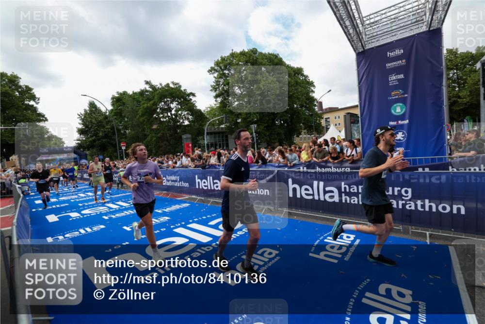 29.06.2025 - hella hamburg halbmarathon Zöllner http://msf.ph/oto/8410136 29.06.2025 10:44:38 Ziel 1468, 1782, 2365, 2402, 3305, 4991, 5476, 6490, 6495, 7322, 7710, 10669, 12711, 14351, 14464, 14798, 14816, 15862, 16224, 17097, 18107, 18464, 18539, 18560, 18765, 18868, 19206 meine-sportfotos.de