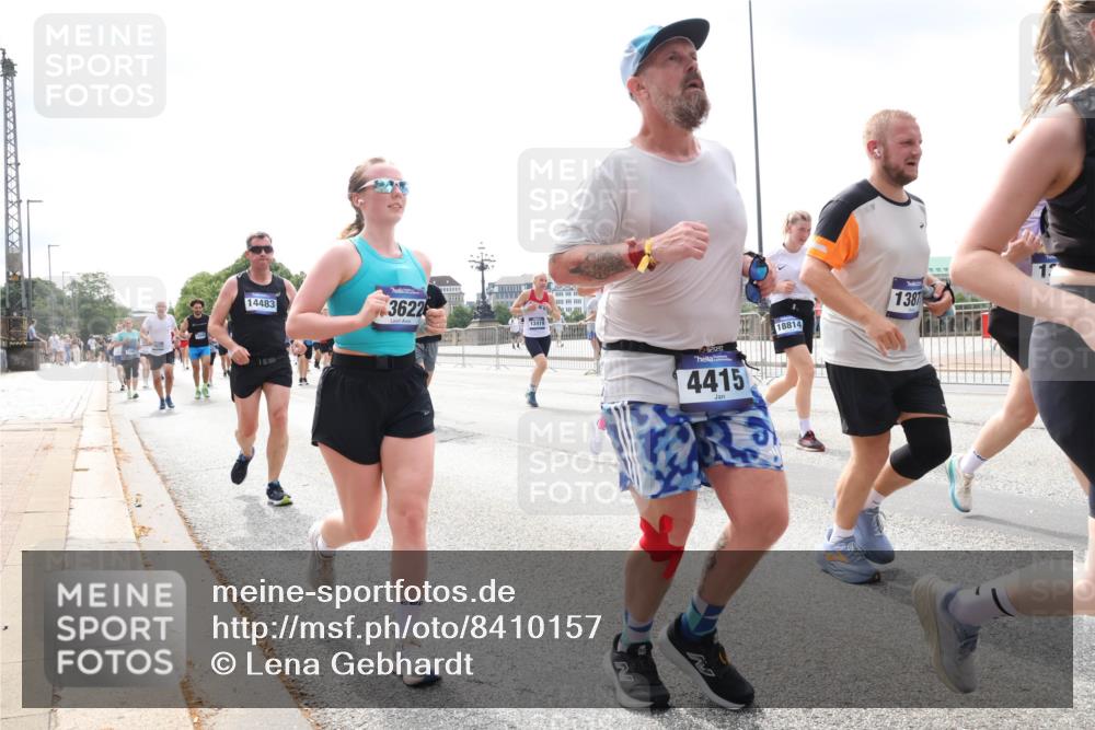 29.06.2025 - hella hamburg halbmarathon Lena Gebhardt http://msf.ph/oto/8410157 29.06.2025 10:41:42 Lombardsbrücke 14483, 3622, 12419, 4415, 18814, 1387, 1314, 1509, 1536, 1542, 1623, 1648, 1712, 2153, 2229, 2258, 3344, 3459, 3460, 3532, 3533, 3623, 4415, 4541, 4610, 4787, 5432, 5688, 5689, 5928, 5942, 6137, 6250, 6320, 6430, 6436, 6450, 6618, 6793, 6846, 6894, 7022, 7023, 7477, 7821, 7955, 7968, 8004, 8162, 8163, 8293, 8300, 8301, 8443, 8586, 8848, 8897, 8908, 8992, 9467, 9588, 10181, 10348, 10483, 10623, 11011, 11166 meine-sportfotos.de