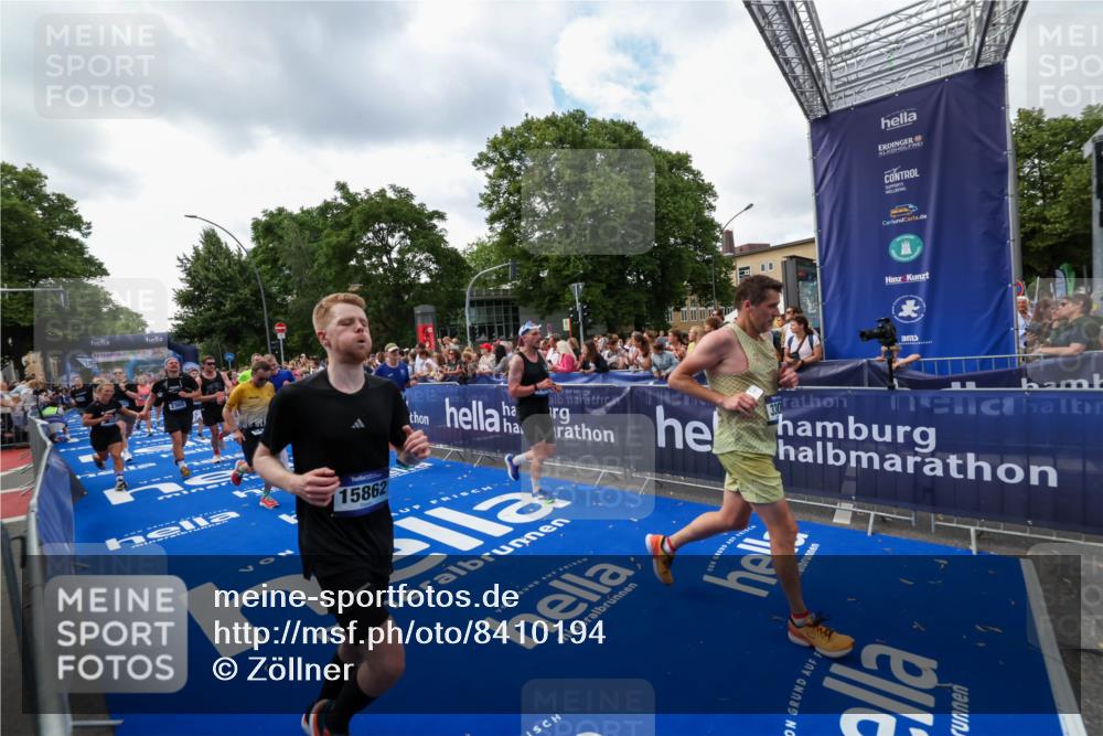 29.06.2025 - hella hamburg halbmarathon Zöllner http://msf.ph/oto/8410194 29.06.2025 10:44:41 Ziel 1468, 1782, 2365, 2402, 3305, 4991, 5476, 6490, 6495, 7710, 10669, 12711, 14351, 14798, 14816, 15862, 16224, 18107, 18437, 18464, 18539, 18560, 18868, 19206 meine-sportfotos.de