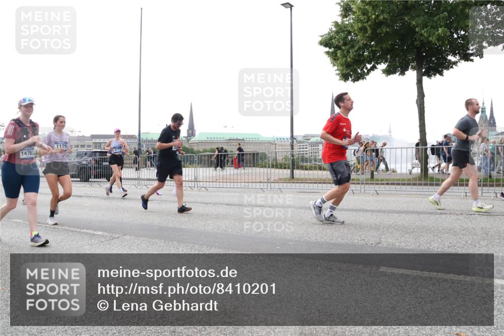 29.06.2025 - hella hamburg halbmarathon Lena Gebhardt http://msf.ph/oto/8410201 29.06.2025 10:50:58 Lombardsbrücke 14762, 1129, 4771, 1129, 1203, 1208, 1404, 1478, 1930, 2200, 2202, 2358, 2859, 3184, 3229, 3647, 3838, 3934, 4156, 4642, 4652, 4695, 4713, 4771, 4848, 4920, 5131, 5286, 5289, 5530, 6178, 7012, 7133, 7141, 7161, 7505, 7770, 7771, 7825, 7938, 8200, 8410, 8779, 8833, 8834, 8986, 9096, 9166, 9167, 9168, 9933, 10029, 10437, 10552, 10614, 10636, 11052, 11252, 11577, 12392, 12393, 14534, 15017, 15416 meine-sportfotos.de