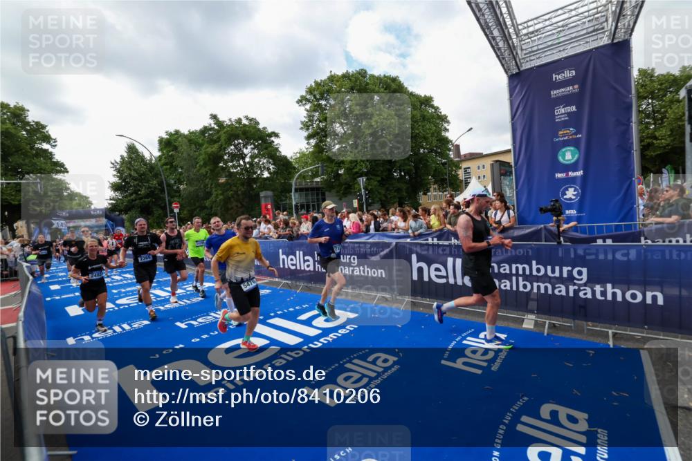 29.06.2025 - hella hamburg halbmarathon Zöllner http://msf.ph/oto/8410206 29.06.2025 10:44:41 Ziel 1468, 1782, 2365, 2402, 3305, 4991, 5476, 6490, 6495, 7710, 10669, 12711, 14351, 14798, 14816, 15862, 16224, 18107, 18437, 18464, 18539, 18560, 18868, 19206 meine-sportfotos.de
