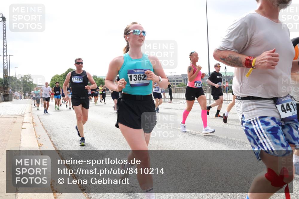 29.06.2025 - hella hamburg halbmarathon Lena Gebhardt http://msf.ph/oto/8410214 29.06.2025 10:41:43 Lombardsbrücke 14483, 1362, 12419, 2153, 156, 441, 1314, 1509, 1536, 1542, 1623, 1648, 1712, 2153, 2229, 2258, 3344, 3459, 3460, 3532, 3533, 3623, 4415, 4541, 4610, 4787, 5432, 5688, 5689, 5928, 5942, 6137, 6153, 6250, 6320, 6430, 6436, 6450, 6618, 6793, 6846, 6894, 7022, 7023, 7477, 7821, 7955, 7968, 8004, 8162, 8163, 8293, 8300, 8301, 8443, 8586, 8848, 8897, 8908, 8992, 9467, 9588, 10181, 10348, 10483, 10623, 11011, 11166 meine-sportfotos.de