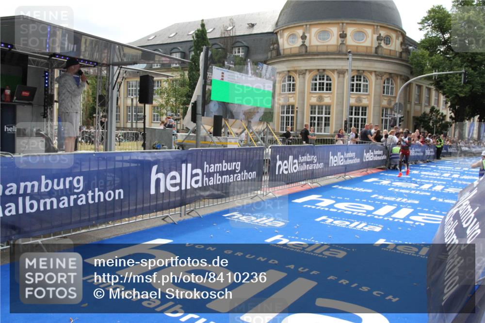 29.06.2025 - hella hamburg halbmarathon Michael Strokosch http://msf.ph/oto/8410236 29.06.2025 10:11:58 Ziel 36 meine-sportfotos.de