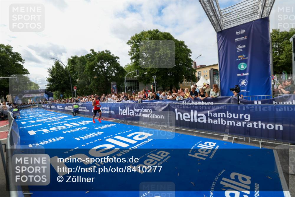 29.06.2025 - hella hamburg halbmarathon Zöllner http://msf.ph/oto/8410277 29.06.2025 10:20:23 Ziel 12373, 16245 meine-sportfotos.de