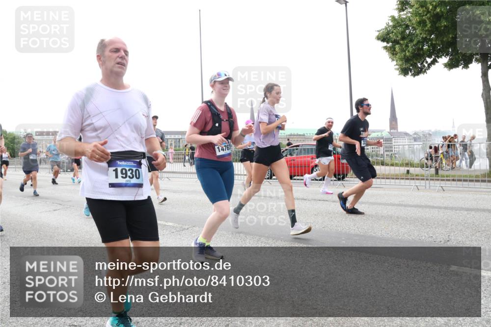 29.06.2025 - hella hamburg halbmarathon Lena Gebhardt http://msf.ph/oto/8410303 29.06.2025 10:50:59 Lombardsbrücke 1930, 1476, 1129, 1203, 1208, 1404, 1478, 1930, 2200, 2202, 2358, 2380, 2859, 3184, 3229, 3647, 3838, 3934, 4156, 4642, 4652, 4695, 4713, 4771, 4848, 4920, 5131, 5286, 5289, 5530, 6178, 7012, 7133, 7141, 7161, 7770, 7771, 7825, 7938, 8200, 8410, 8779, 8833, 8834, 8986, 9096, 9166, 9167, 9168, 9933, 10029, 10437, 10552, 10614, 10636, 11052, 11252, 11577, 12392, 12393, 14534, 15017, 15416 meine-sportfotos.de
