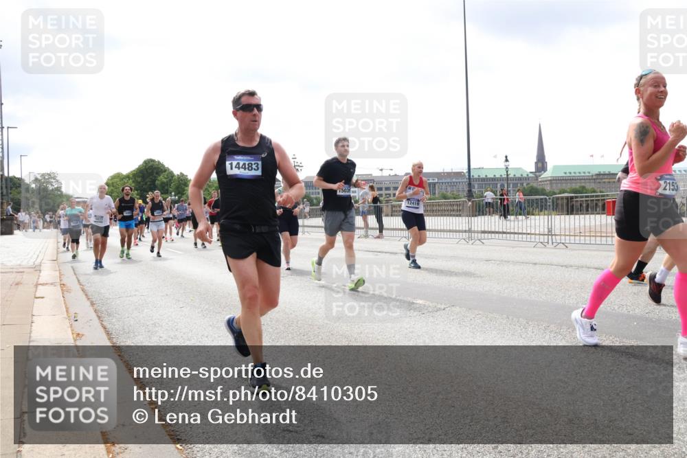 29.06.2025 - hella hamburg halbmarathon Lena Gebhardt http://msf.ph/oto/8410305 29.06.2025 10:41:43 Lombardsbrücke 14483, 5039, 12419, 2153, 1314, 1509, 1536, 1542, 1623, 1648, 1712, 2153, 2229, 2258, 3344, 3459, 3460, 3532, 3533, 3623, 4415, 4541, 4610, 4787, 5432, 5688, 5689, 5928, 5942, 6137, 6153, 6250, 6320, 6430, 6436, 6450, 6618, 6793, 6846, 6894, 7022, 7023, 7477, 7821, 7955, 7968, 8004, 8162, 8163, 8293, 8300, 8301, 8443, 8586, 8848, 8897, 8908, 8992, 9467, 9588, 10181, 10348, 10483, 10623, 11011, 11166 meine-sportfotos.de