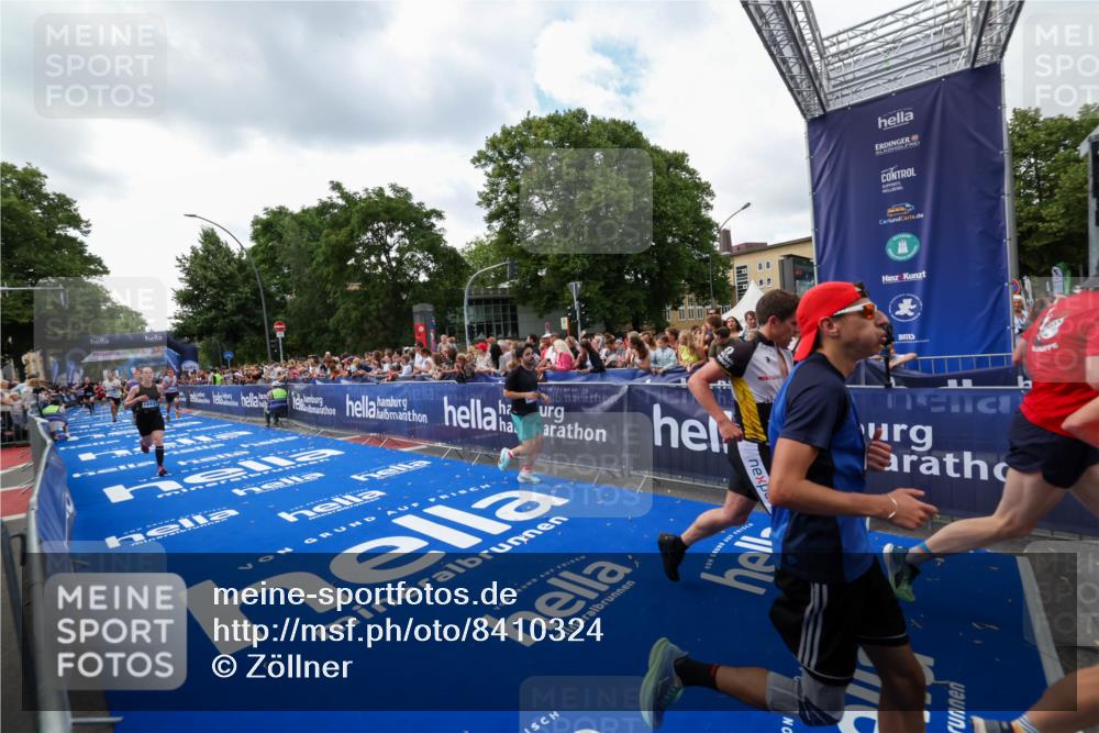 29.06.2025 - hella hamburg halbmarathon Zöllner http://msf.ph/oto/8410324 29.06.2025 10:44:46 Ziel 1782, 1941, 2970, 3785, 4270, 4991, 6490, 10669, 15185, 15233, 17251, 18107, 18437, 18464, 18868, 19206 meine-sportfotos.de
