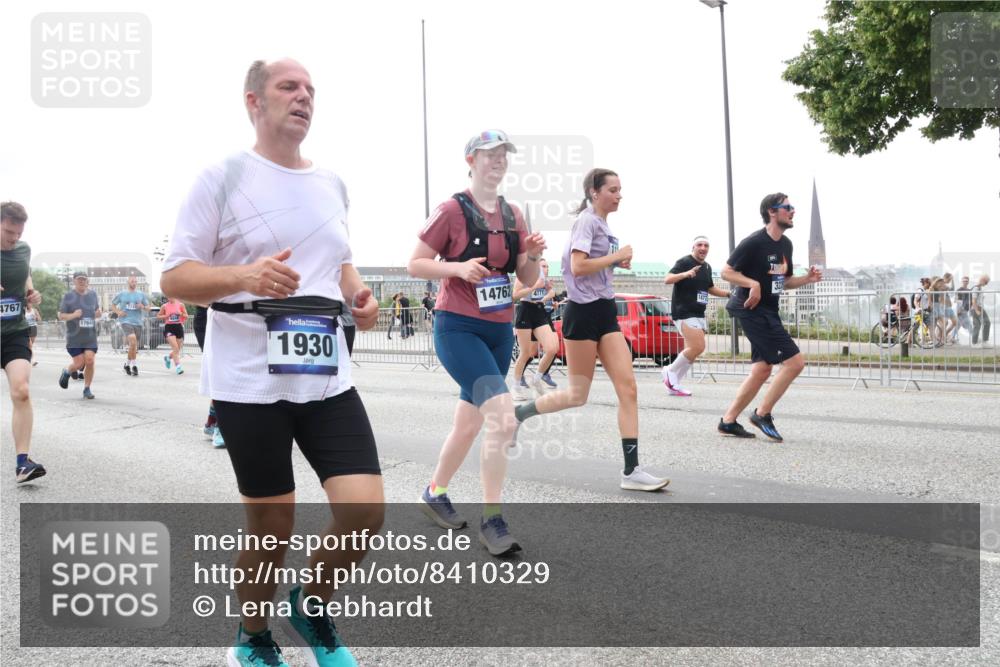 29.06.2025 - hella hamburg halbmarathon Lena Gebhardt http://msf.ph/oto/8410329 29.06.2025 10:50:59 Lombardsbrücke 4767, 1764, 1930, 14762, 4771, 32, 1129, 1203, 1208, 1404, 1478, 1930, 2200, 2202, 2358, 2380, 2859, 3184, 3229, 3647, 3838, 3934, 4156, 4642, 4652, 4695, 4713, 4771, 4848, 4920, 5131, 5286, 5289, 5530, 6178, 7012, 7133, 7141, 7161, 7770, 7771, 7825, 7938, 8200, 8410, 8779, 8833, 8834, 8986, 9096, 9166, 9167, 9168, 9933, 10029, 10437, 10552, 10614, 10636, 11052, 11252, 11577, 12392, 12393, 14534, 15017, 15416 meine-sportfotos.de