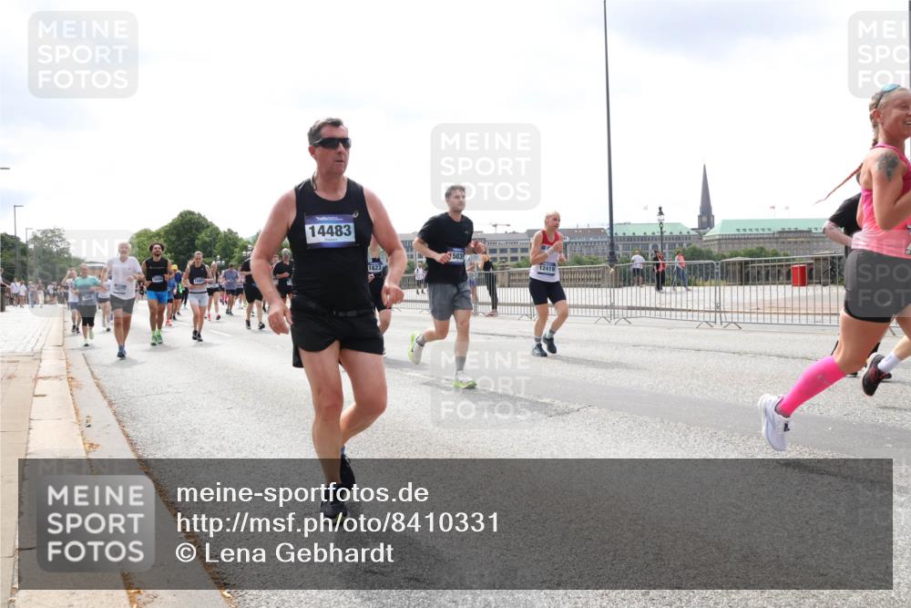 29.06.2025 - hella hamburg halbmarathon Lena Gebhardt http://msf.ph/oto/8410331 29.06.2025 10:41:43 Lombardsbrücke 18877, 14483, 1623, 5039, 12419, 1314, 1509, 1536, 1542, 1623, 1648, 1712, 2153, 2229, 2258, 3344, 3459, 3460, 3532, 3533, 3623, 4415, 4541, 4610, 4787, 5432, 5688, 5689, 5928, 5942, 6137, 6153, 6250, 6320, 6430, 6436, 6450, 6618, 6793, 6846, 6894, 7022, 7023, 7477, 7821, 7955, 7968, 8004, 8162, 8163, 8293, 8300, 8301, 8443, 8586, 8848, 8897, 8908, 8992, 9467, 9588, 10181, 10348, 10483, 10623, 11011, 11166 meine-sportfotos.de