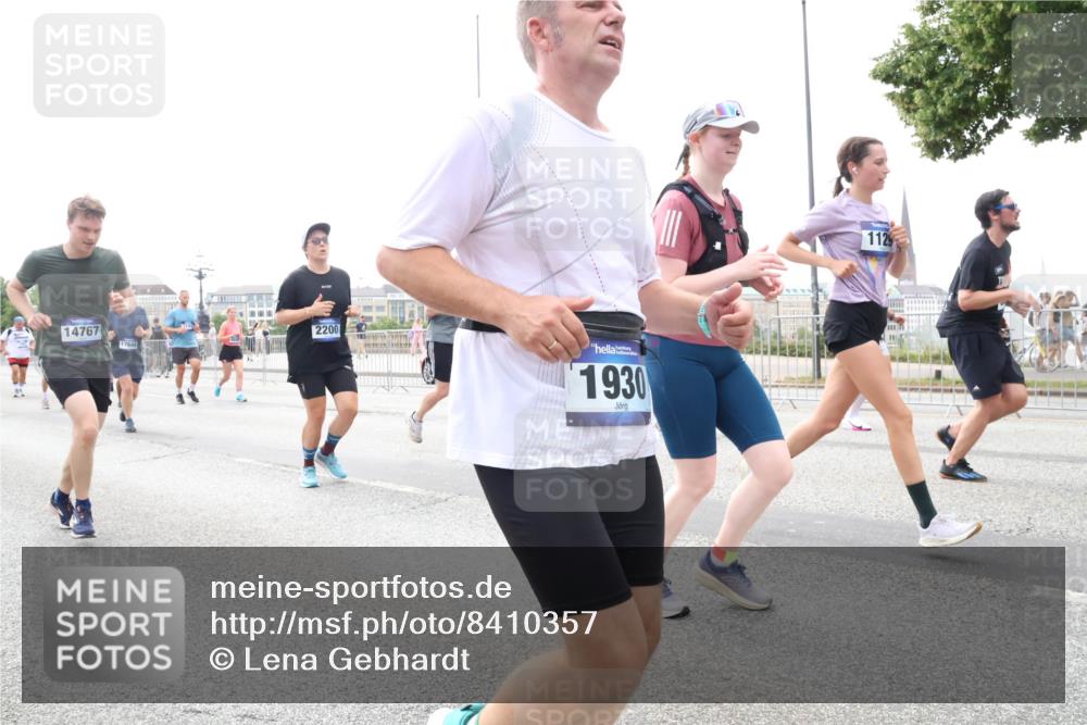 29.06.2025 - hella hamburg halbmarathon Lena Gebhardt http://msf.ph/oto/8410357 29.06.2025 10:51:00 Lombardsbrücke 14767, 2200, 1930, 1129, 1129, 1203, 1208, 1404, 1478, 1930, 2200, 2202, 2358, 2380, 2859, 3184, 3229, 3647, 3838, 3934, 4156, 4642, 4652, 4695, 4713, 4771, 4848, 4920, 5131, 5286, 5289, 5530, 6178, 7012, 7133, 7141, 7161, 7770, 7771, 7825, 7938, 8200, 8410, 8779, 8833, 8834, 8986, 9096, 9166, 9167, 9168, 9933, 10029, 10437, 10552, 10614, 10636, 11052, 11252, 11577, 12392, 12393, 14534, 15017, 15416 meine-sportfotos.de