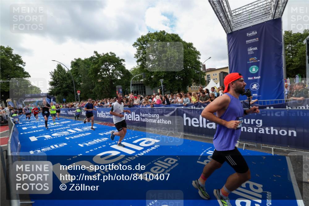 29.06.2025 - hella hamburg halbmarathon Zöllner http://msf.ph/oto/8410407 29.06.2025 10:44:51 Ziel 1941, 2098, 2970, 3004, 3098, 3785, 4270, 4915, 7056, 7167, 7325, 9720, 12161, 15185, 15233, 16834, 17251, 19207, 19210 meine-sportfotos.de