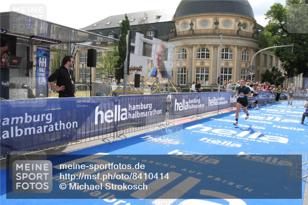 29.06.2025 - hella hamburg halbmarathon Michael Strokosch http://msf.ph/oto/8410414 29.06.2025 10:14:00 Ziel 31, 42, 14689 meine-sportfotos.de