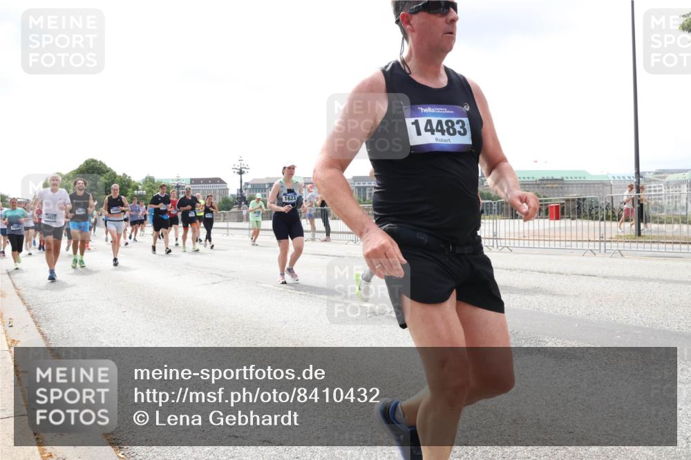 29.06.2025 - hella hamburg halbmarathon Lena Gebhardt http://msf.ph/oto/8410432 29.06.2025 10:41:44 Lombardsbrücke 1509, 18877, 18990, 1623, 14483, 1314, 1509, 1536, 1542, 1623, 1648, 1712, 2153, 2229, 2258, 3326, 3344, 3459, 3460, 3532, 3533, 3568, 3623, 4415, 4541, 4610, 4787, 5432, 5688, 5689, 5928, 5942, 6137, 6153, 6250, 6320, 6430, 6436, 6450, 6618, 6793, 6846, 6894, 7022, 7023, 7477, 7955, 7968, 8004, 8162, 8163, 8293, 8300, 8301, 8443, 8586, 8848, 8897, 8908, 8992, 9467, 9588, 10181, 10348, 10483, 10623, 11011, 11166 meine-sportfotos.de